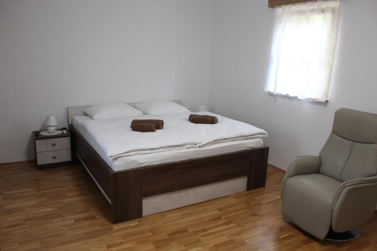 Svecina Sleeping In Village מראה חיצוני תמונה